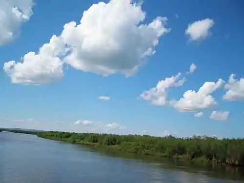 到青葱草原策马扬鞭