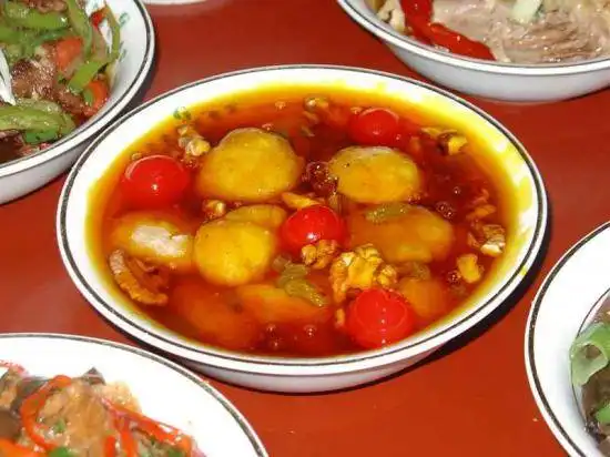 新疆回族的“九碗三行”正宗宴席