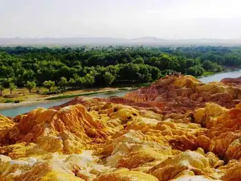 信马游“疆”风云突变五彩滩,图二