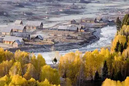 新疆行吟(７)：童话般的禾木村