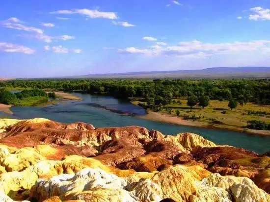 信马游疆风云突变五彩滩