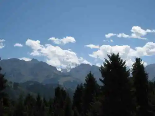 新疆，心无疆—风景如画天山天池