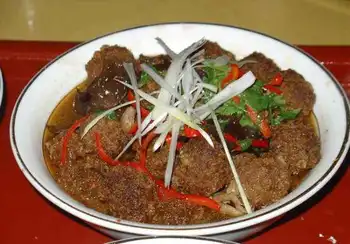 新疆回族的“九碗三行”正宗宴席,图二