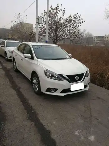 5座白色尼桑,图一