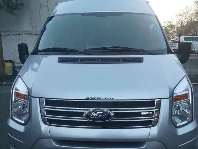 15座銀色福特,圖一