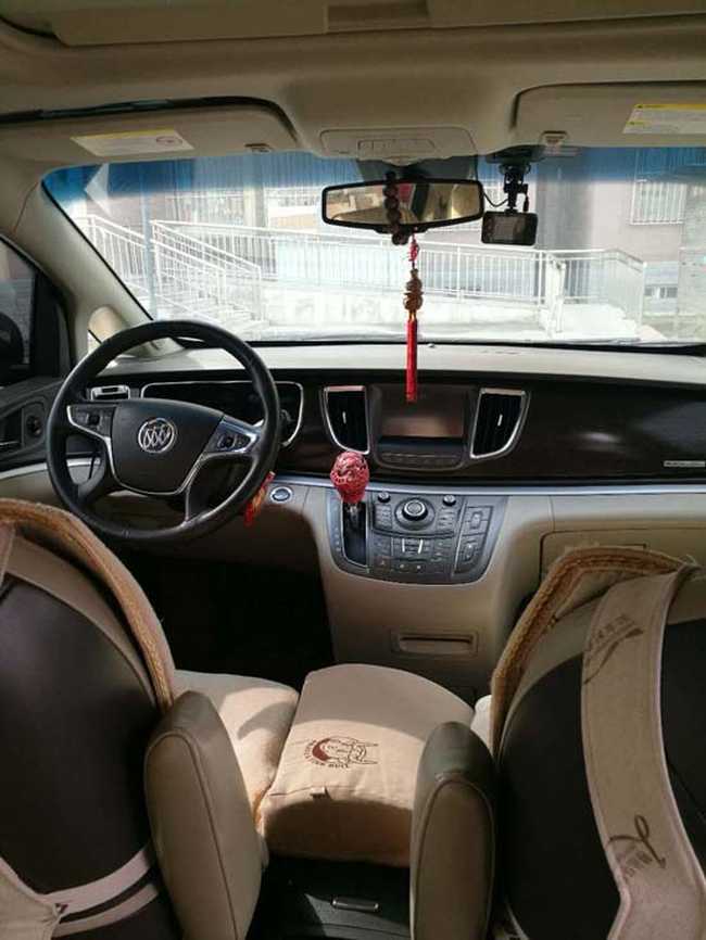 7座商務(wù)別克,圖二