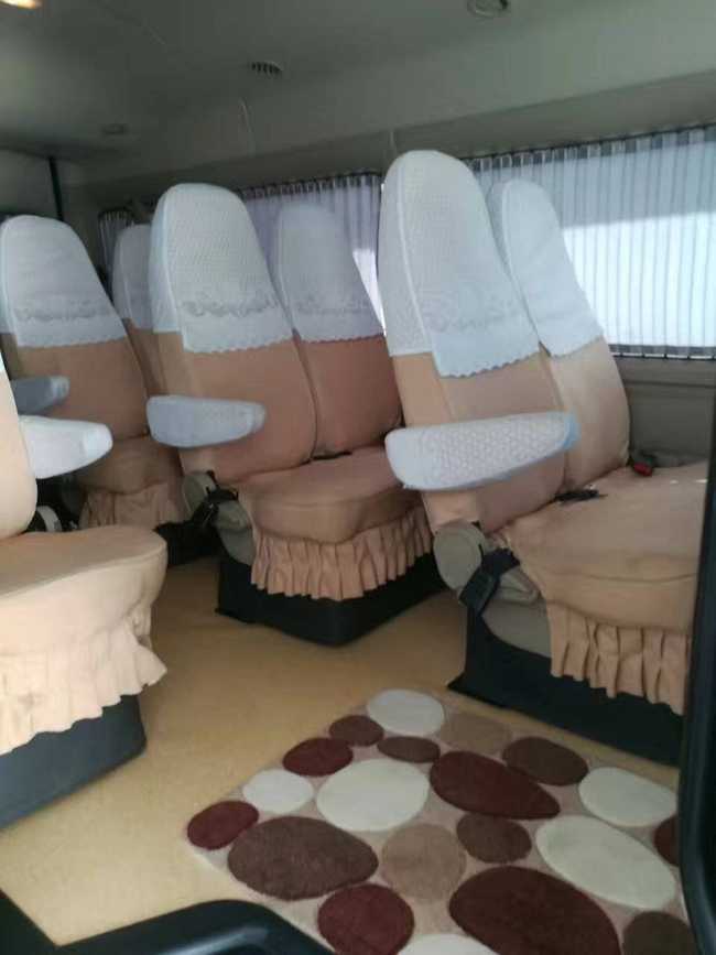 15座銀色福特,圖三