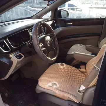 7座蓝色商务别克,图二