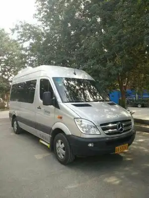 14座奔驰商务车