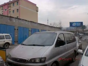 7座瑞丰商务车