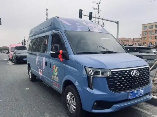 大通V80(1+1大7座营运车)