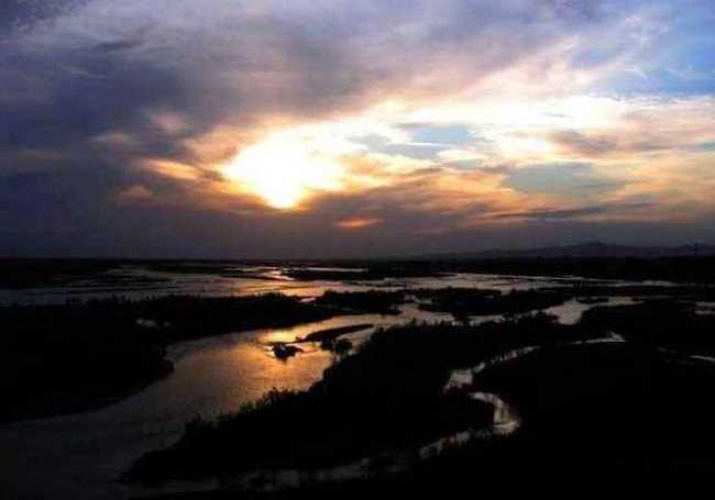 伊犁河落日,图一