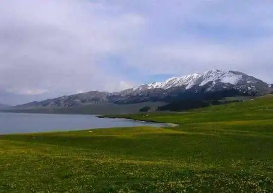 赛里木湖美景
