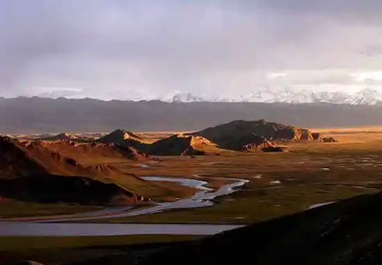 巴音布鲁克天鹅湖