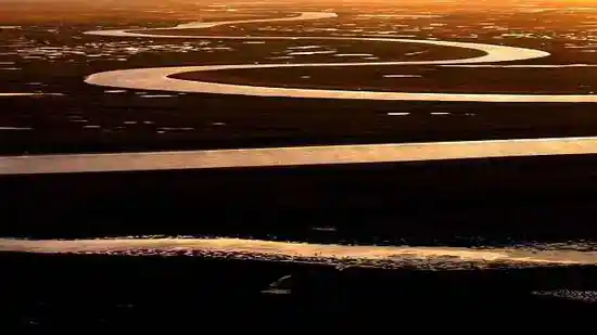 巴音布鲁克天鹅湖