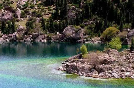 碧水涟漪——库车小龙池