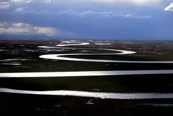 巴音布鲁克天鹅湖