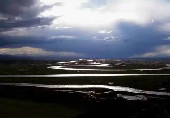 巴音布鲁克天鹅湖