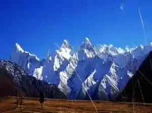 雪山横