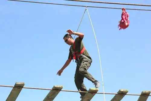 企业拓展之飞夺泸定桥