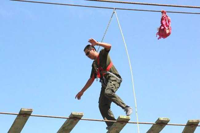 企业拓展之飞夺泸定桥,图二