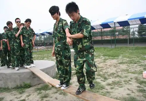 企业拓展之孤岛求生