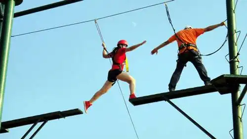 企业拓展之空中断桥