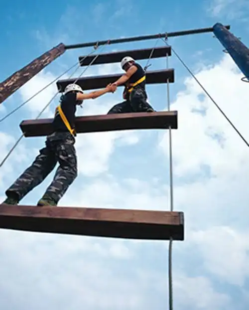 企业拓展之垂直天梯