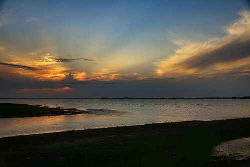 夕阳下的新疆青格达湖,图四