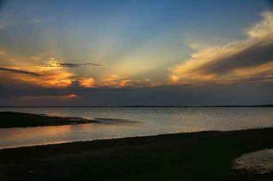 夕阳下的新疆青格达湖,图四