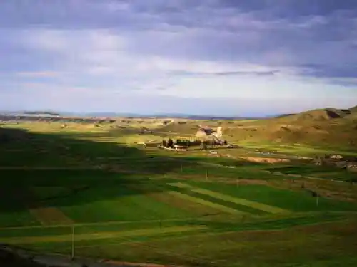 新疆乌鲁木齐甘沟乡风光