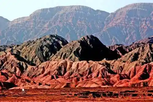 新疆五彩山雅丹地貌