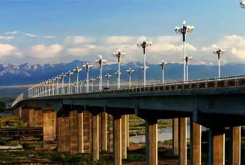 新疆伊犁河二桥雄姿