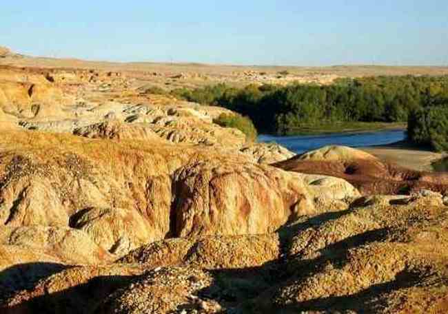 雅丹五彩滩,图三