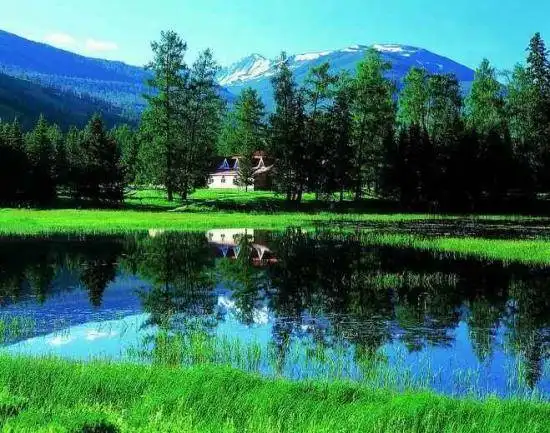 美丽的哈纳斯湖