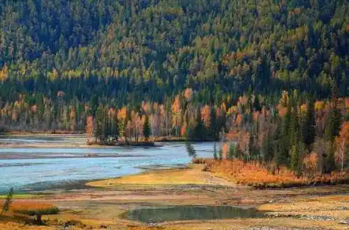 神秘的喀纳斯湖