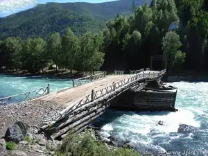 卡拉库里湖