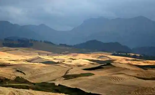 新疆奇台刀条岭风光