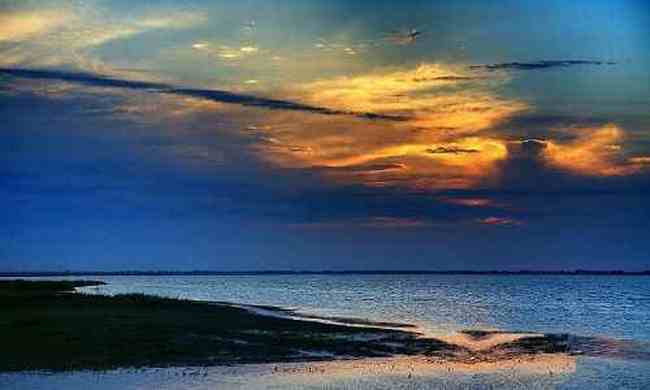 夕阳下的新疆青格达湖,图五