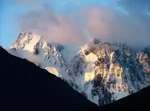 博格达山风光