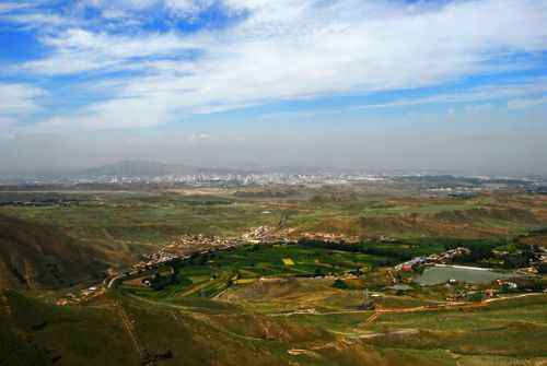 新疆卧龙岗,图一