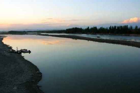 新疆伊犁河的晚霞,图一