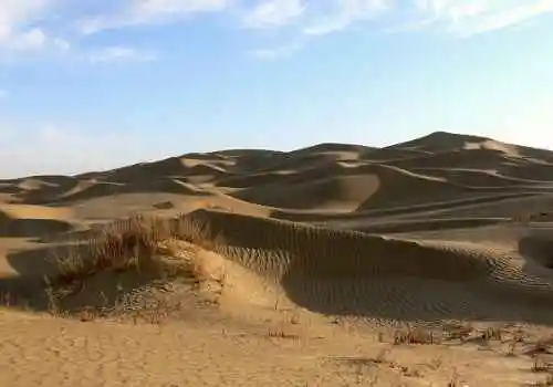 踏上塔克拉玛干大沙漠