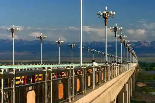 新疆伊犁河二桥雄姿