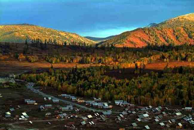 新疆喀纳斯湖畔,图三