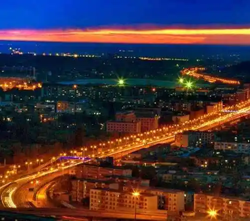 夜幕下的乌鲁木齐