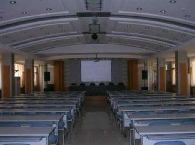 电力大酒店,图一