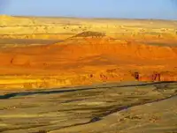 全国平均降水量和降水日数最少的县