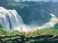 亲子游黄果树、乌蒙大草原、哒啦仙谷、孔学堂成都、九寨沟、峨眉山、乐山单飞16日