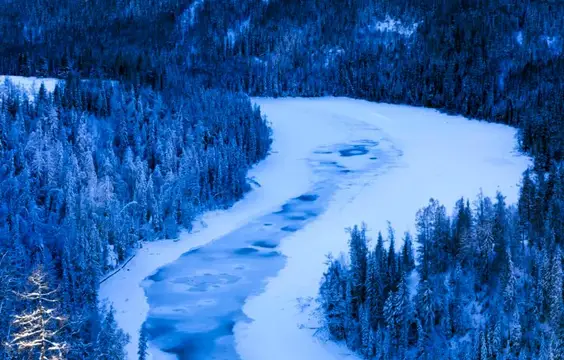 奢享双湖冬季雪景大窗版8日越野车拼车纯玩无购物
